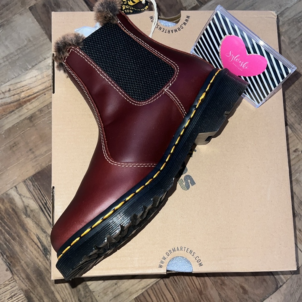 🔥DR MARTENS 2976 LEONORE FAUX FUR LINED CHELSEA BOOTS NWT - Picture 11 of 16